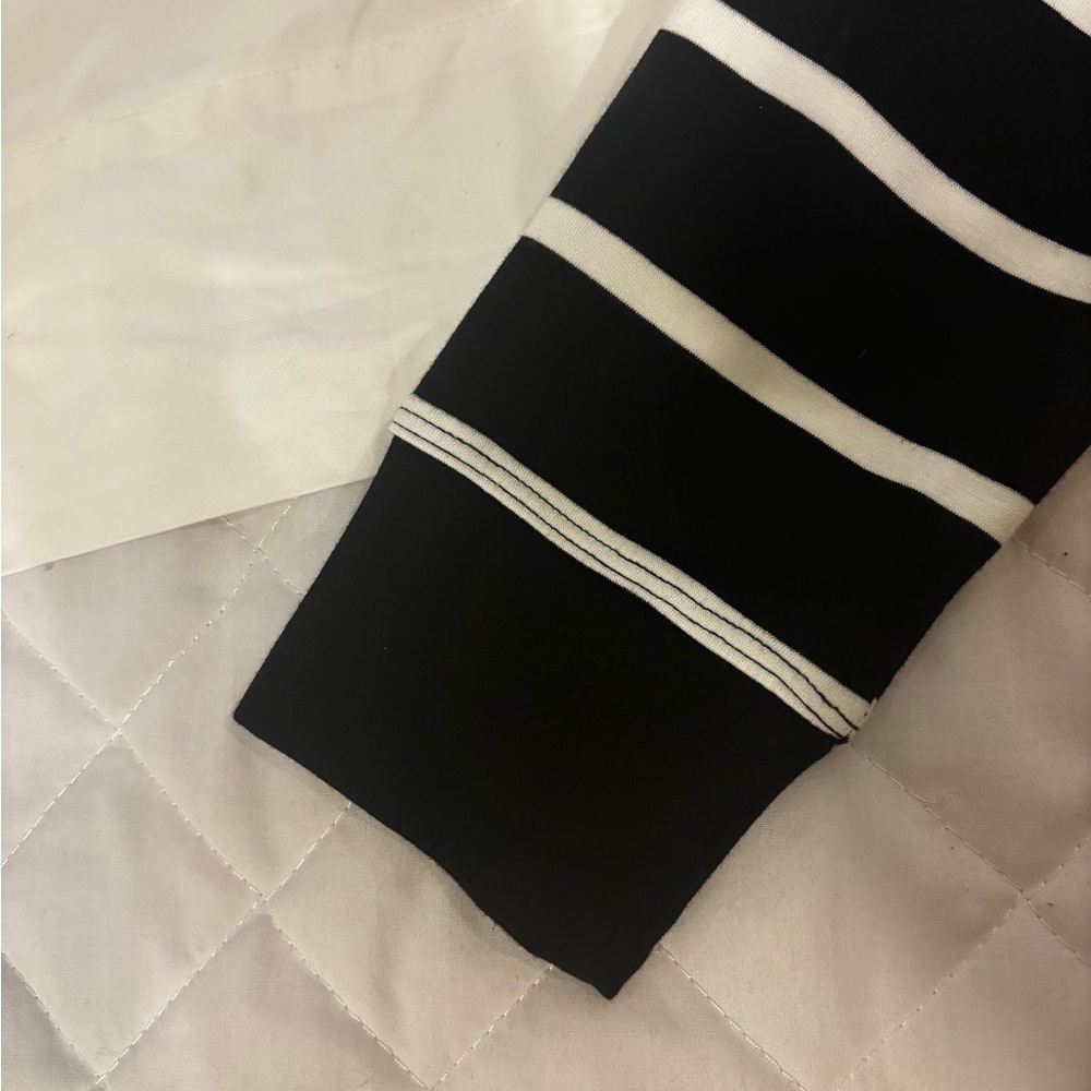 Danskin Women's Black and White Striped Top.ut910 - Picture 5 of 10